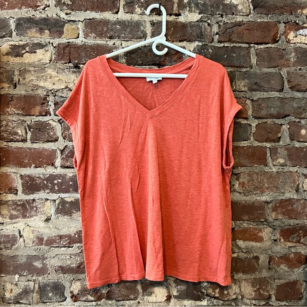 Jessica Simpson Orange V-Neck Short Sleeve Top